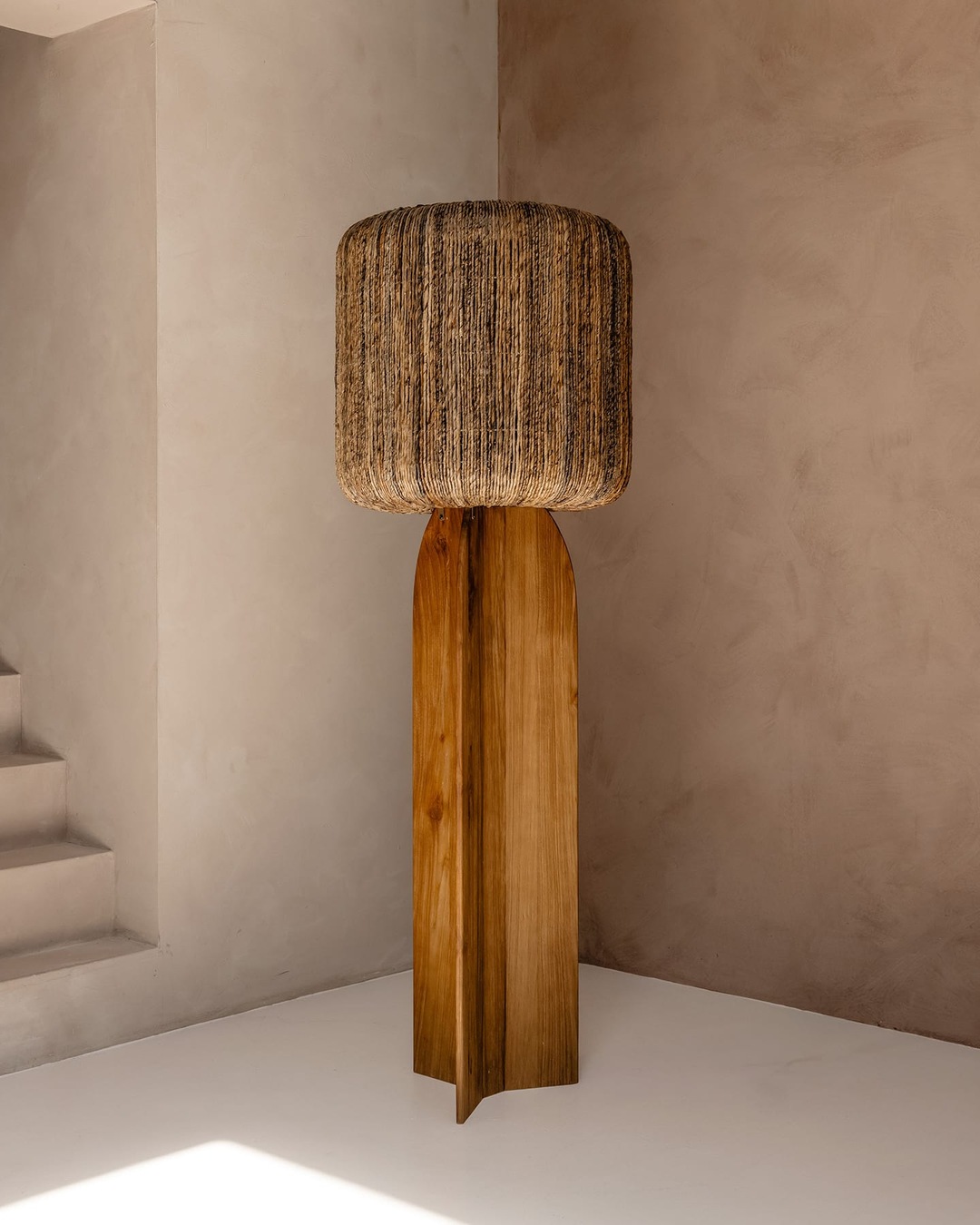 Lampadaire Orbit en abaca